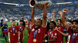 Euforia pemain Qatar mengangkat tropi Piala Asia 2023 