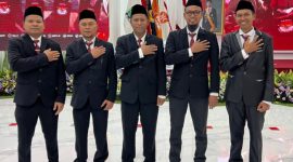 Komisioner KPU Sikka usai dilantik, Sabtu (3/2) di Jakarta