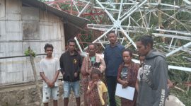 Tower radio tumbang akibat angin kencang, Kamis (14/3)