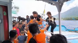 Tim SAR Gabungan evakuasi peziarah yang kapal pengangkut mengalami mati mesin, Jumat (29/3)