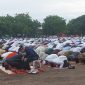 Suasana Sholat Id di Lapangan Kota Baru Maumere, Rabu (10/4)