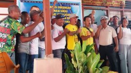 Deklrasi Relawan Sahabat Johny Asadoma Kelurahan Wairotang, Minggu (28/4)