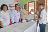 Calon Bupati Sikka Kensius Didimus daftar di Partai Gerindra, Senin (6/5)