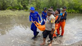 Tim SAR Gabungan menemukan jasad korban terkaman buaya di Sungai Bele, Senin (6/5)