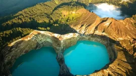 Danau Kelimutu, danau tiga warna di Kabupaten Ende