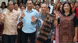 Kepala Pusat dan Pendidikan Pelatihan Kependudukan dan Keluarga Berencana BKKBN RI Lalu Makripuddin (ketiga dari kanan)