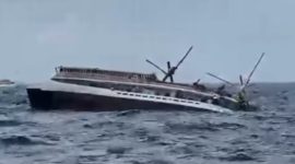 Detik-detik kapal pinisi Budi Utama tenggelam di Perairan Pulau Padar, Sabtu (22/6)