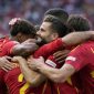 Timnas Spanyol merayakan gol Dani Carvajal ke gawang Kroasia, Sabtu (15/6) WIB malam