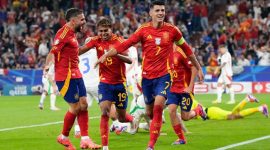 Euforia pemain Spanyol usai Italia mencetak gol bunuh diri
