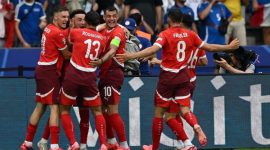 Euforia pemain Swiss usai Remo Freuler melesakkan gol pertama ke gawang Italia, Sabtu (29/6) malam WIB