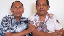 Florianus Mekeng dan Kasianus Nong Kensi menggelar keterangan pers, Minggu (14/7)