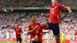Mikel Merino merayakan gol menjadi penentu bagi Spanyol melangkah ke Semifinal Euro 2024