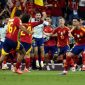 Euforia pemain Spanyol usai menang atas Prancis