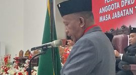 Ketua DPRD Sikka Periode 2019-2024 Donatus David menyampaikan pidato politik, Senin (26/8)