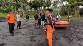 Tim SAR Gabungan sedang bersiap melalukan pencarian korban hilang di Perairan Lela Kabupaten Sikka, Kamis (15/8) pagi 