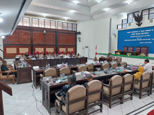 Suasana rapat internal DPRD Sikka, Rabu (18/9)