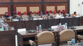 Suasana rapat internal DPRD Sikka, Rabu (18/9)