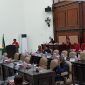 Tampak masih banyak kursi kosong saat pembukaan sidang di DPRD Sikka dengan agenda Pengumuman Fraksi-Fraksi, Kamis (19/9)