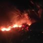 Kebakaran hutan dan lahan di Desa Hoder, Senin (14/10) malam