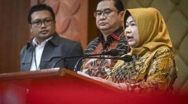 Pelaksana Tugas Sekertaris Jendral MPR Siti Fauziah menyampaikan keterangan kepada wartawan, Jumat (18/10)