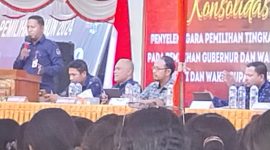 Ketua KPU Sikka Herimanto membuka kegiatan Konsolidasi Penyelenggara Pemilihan Tingkat Kabupaten, Sabtu (24/11)