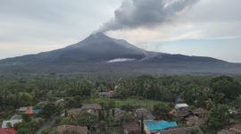 Gunung Lewotobi Laki-Laki di Kecamatan Wulanggitang Kabupaten Flores Timur