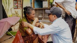 Calon Gubernur NTT Ansy Jane yang terkenal rendah hati, selalu tampil apa adanya dan tidak menjaga jarak dengan rakyat