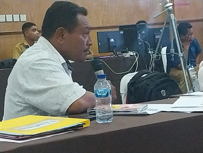 Rinto Baptista, saksi pasangan calon SARR membeberkan temuan dugaan pencoblosan lebih dari 1 kali, Selasa (3/12)