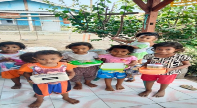 Balita stunting di Kabupaten Sikka mendapatkan makanan tambahan 