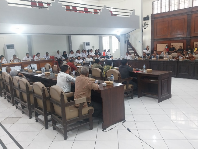 Suasana RDP kasus kematian bayi dan ibu, Rabu (7/1)