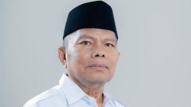 Bupati Buton Selatan Muhammad Adios