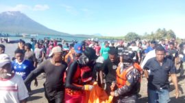 Jasad korban dievakuasi ke RSU Lewoleba
