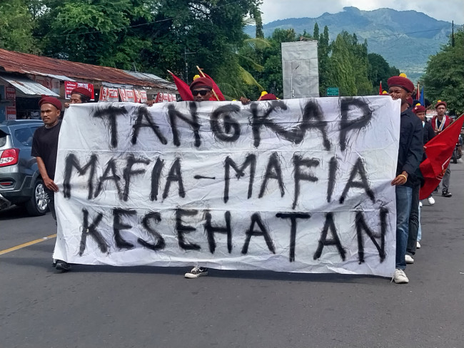 Aksi PMKRI Maumere terkait dana Jasa Covid, Senin (5/5)