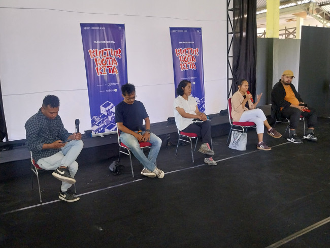 Para kurator Maumerelogia memberikan keterangan pers, Kamis (15/5)