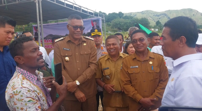 Lambertus, seorang petani sempat menduga ketidakadilan distribusi bantuan alsintan dari Wapres Gibran Rakabuming Raka kepada kelompok tani