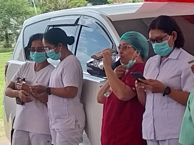 Sejumlah tenaga kesehatan di RSUD TC Hillers Maumere terlibat aksi menuntut pembagian Jasa Covid 2020 beberapa waktu lalu