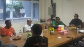 Ketua PSSI NTT Chris.Mboeik pimpin rapat pengurus, Kamis (12/6)