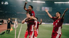 Euforia pemain Indonesia usai Ole Romeny membobol gawang Cina pada Match9 Grup C Kualifikasi Zona Asia, Kamis (5/6) malam