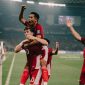 Euforia pemain Indonesia usai Ole Romeny membobol gawang Cina pada Match9 Grup C Kualifikasi Zona Asia, Kamis (5/6) malam