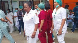 Aksi tenaga kesehatan di RSUD TC Hillers Maumere beberapa waktu lalu menuntut pembagian Jasa Covid