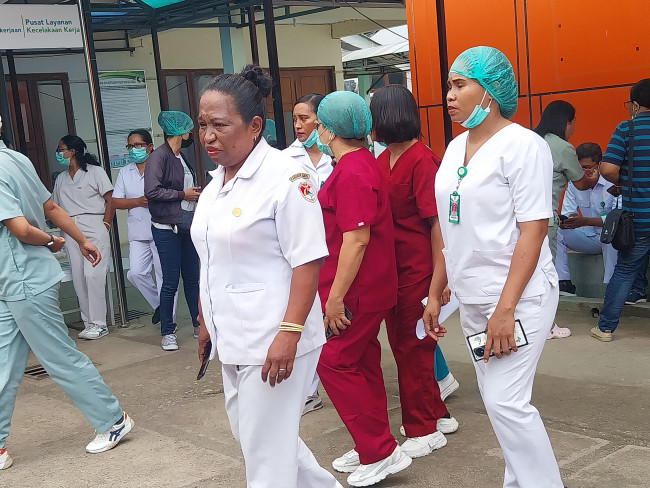 Aksi tenaga kesehatan di RSUD TC Hillers Maumere beberapa waktu lalu menuntut pembagian Jasa Covid