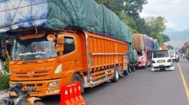 Kendaraan ekspedisi over kapasitas