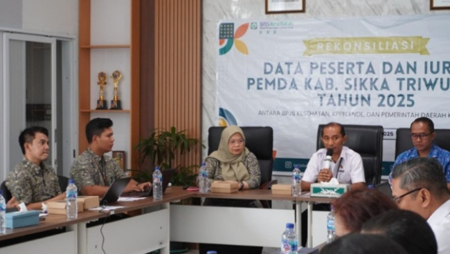 Suasana pertemuan Rekonsiliasi Data Peserta dan luran Pemkab Sikka pada Mei lalu