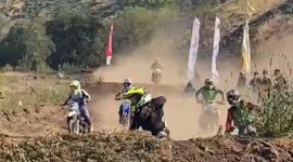 Balap motor Kejurda Grass Track & Motocross 2025 di Sirkuit Wairi'i Desa Kolisia Kecamatan Magepanda Kabupaten Sikka 
