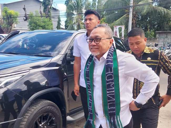 Menko Bidang Pangan Zulkifli Hasan tiba di Universitas Muhammadiyah Maumere, Jumat (1/8)