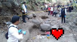 Polisi melakukan olah TKP penemuan mayat di Keduwair, Senin (4/8)