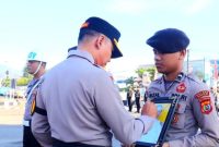 Upacara PTDH 2 anggota Polres Sikka, Selasa (5/8)