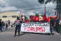 Aksi demonstrasi aktifis PMKRI Maumere, Senin (1/9)