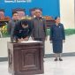 Wakil Bupati Sikka Simon Subandi Supriadi menandatangani Nota Kesepakatan Perubahan KUAPPAS 2025, Jumat (12/9)