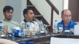 Kadis Perhubungan Sikka Mauritius Minggo (kanan) saat rapat pembahasan Perubahan APBD 2025 bersama Badan Anggaran, Jumat (26/9)